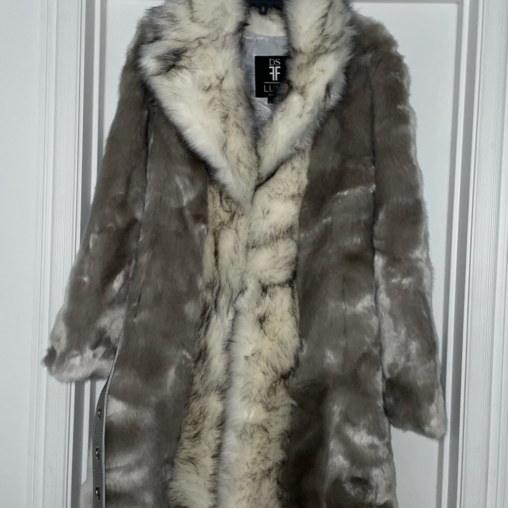 DONNA SALYERS FABULOUS FURS LUXE FAUX FUR COAT In QUARTZ BELTED SZ S NWOT - Picture 6 of 10
